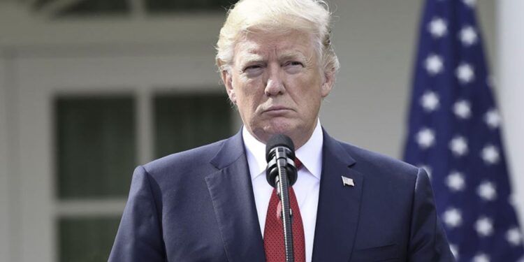 د ګرینلنډ پر سر لانجه؛ ټرمپ د اقتصادي مجازاتو ګواښ وکړ