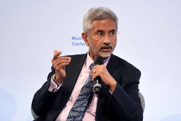 د هند د بهرنیو چارو وزیر د کشمیر د برید په تړاو د طالبانو د دریځ ستاینه او مننه کړې