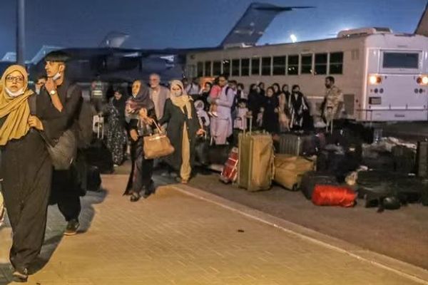 د منځني ختیځ کړکېچ؛ په قطر پنډغالي کې ۱۱۰۰ افغانان بندپاتې دي