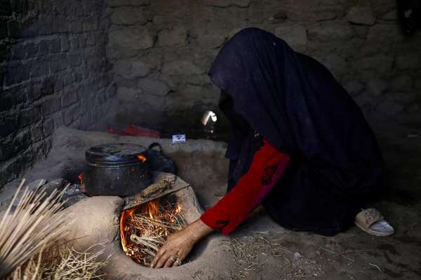 د نړۍوالو مرستو کمښت او سوړ ژمي په افغانستان کې د لوږې ناورین پراخ کړی