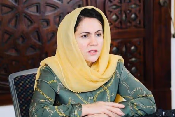 فوزیه کوفی از رهایی سهتن از بستگانش از بازداشت طالبان خبر داد