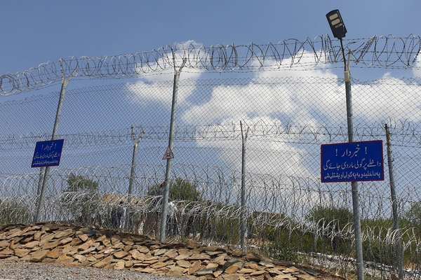 پاکستان برای کنترول مرزش با افغانستان، از فناوری نظامی پیشرفته استفاده میکند