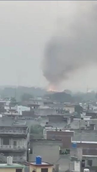 منابع محلی از وقوع انفجارهای گسترده در یک پایگاه ارتش پاکستان در ایالت پنجاب خبر دادند