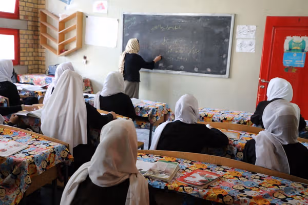 پر زده کړو د طالبانو بندیزونه او د افغانستان تیاره راتلونکی