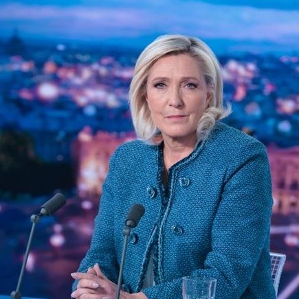 ترامپ محاکمه رهبر راستگرای فرانسه را زیر سوال برد