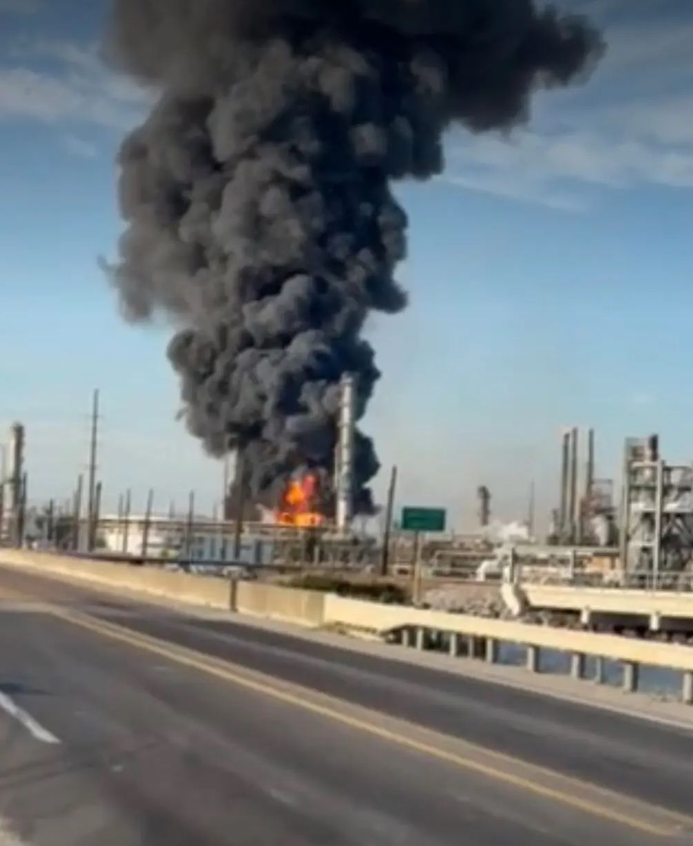 په ټیکساس کې د «والیرو» تیلو د تصفیې په فاریکه کې چاودنه شوې