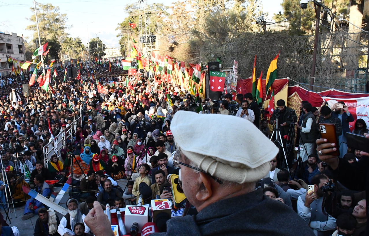 محمود خان اڅکزی: ټاکنې د د پوځ د هدایت مطابق او د پوځي یونیفورم په وسیله تر سره شوې