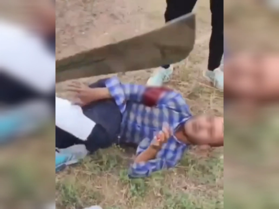 په ایران کې د افغان مهاجرینو د ځورونې او ناوړه چلند د زړه بوږنوونکو ویډیوګانو خپرېدل