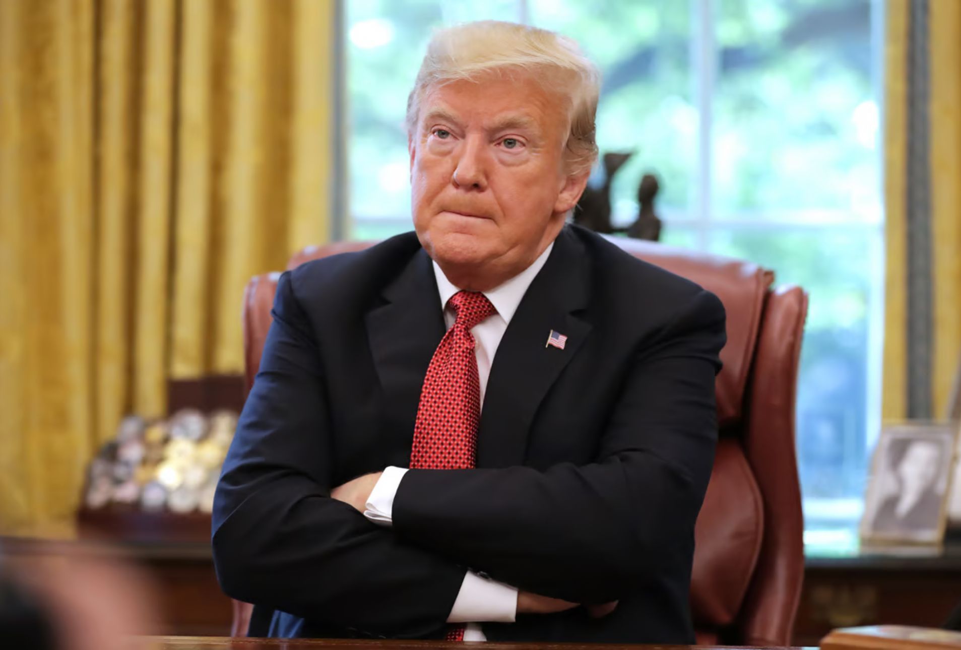 ښايي ټرمپ د افغانانو په ګډون د ځینو هېوادونو پر وګړو امریکا ته د سفر بندیزونه ولګوي