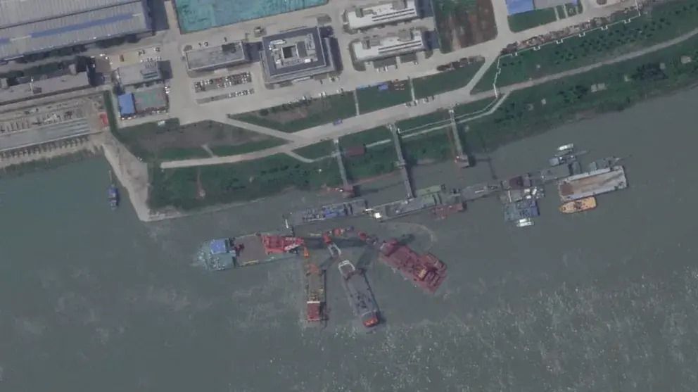 رویترز به نقل از یک مقام دفاعی امریکا: یک زیردریایی هسته‌ای چین غرق شده است