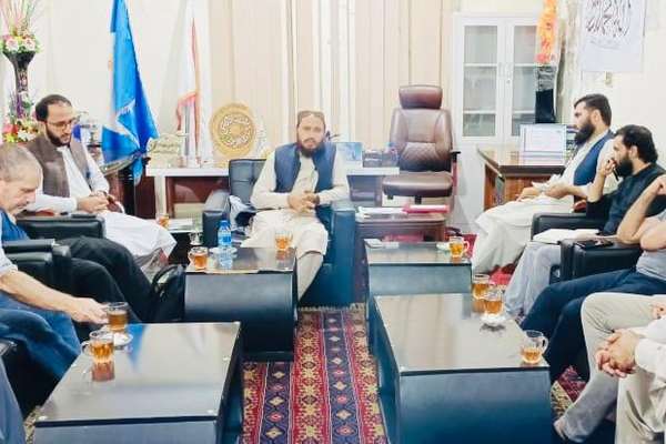 یوه موسسه ننګرهار او کونړ کې زلزله ځپلو ته د سرپناه جوړېدو پروګرام پیلوي