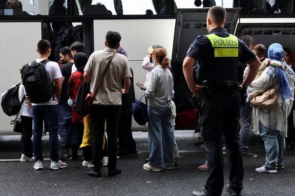 جرمني وايي چې ډېر ژر به له پاکستان څخه ۴۰۰ افغان کډوال انتقال کړي