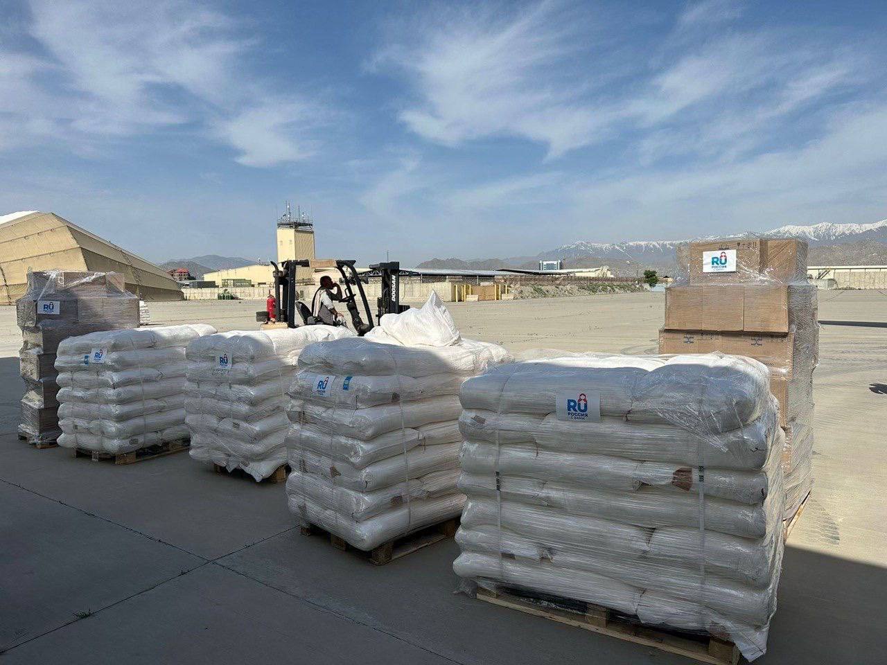 روسیه ۲۱ تُن کمک بشردوستانه به سیلاب‌زدگان بغلان فرستاد