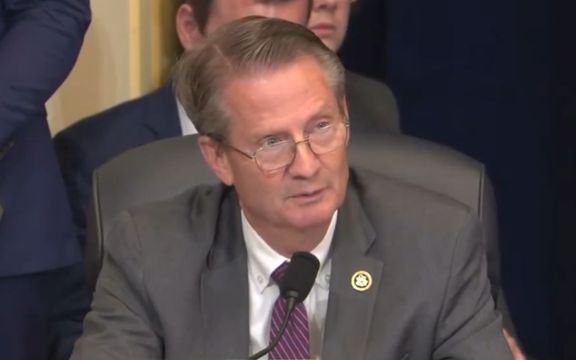 عضو مجلس امریکا خواهان تصویب لایحه جلوگیری از دسترسی تروریستها به پول مالیاتدهندگان شد