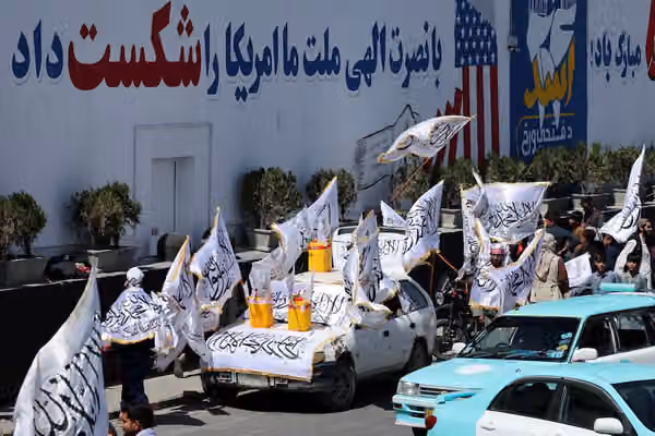 جشن طالبان در کابل؛ شاهدان از تعرض بدنی طالبان قندهاری به پسران جوان خبر میدهند
