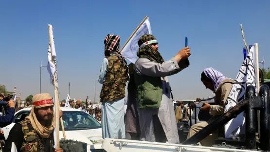 طالبانو په هلمند کې خپل دوه جنګیالي د «نفوذیانو» په تور نیولي  