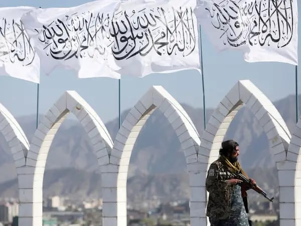 روحانی سنی ایران در دیدار با مقام‌های طالبان در کابل 'شکست امریکا را معجزه' خواند