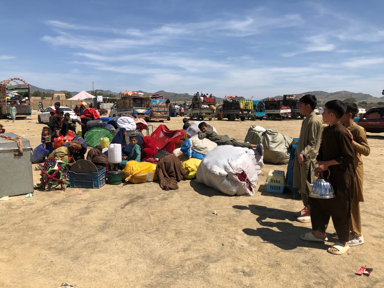 په پاکستان کې افغانه ښوونکې: افغانستان ته له ستنېدو وروسته مې دندې ته دوام نه شم ورکولای 