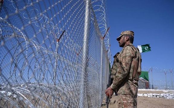 د پاکستان امنیتي سرچېنو منلې، چې د ډیورنډ په کرښه په نښته کې د دوی یو افسر وژل شوی دی