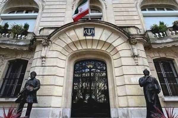 پاریس په فرانسه کې د زدهکوونکو د اعتراضونو په تړاو د ایران سفیر احضار کړ