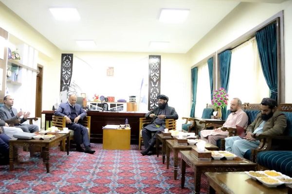 روشن او اغاخان بنسټ له طالبانو سره په مخابراتي سکټور کې د لاهمکارۍ ژمنه کړې