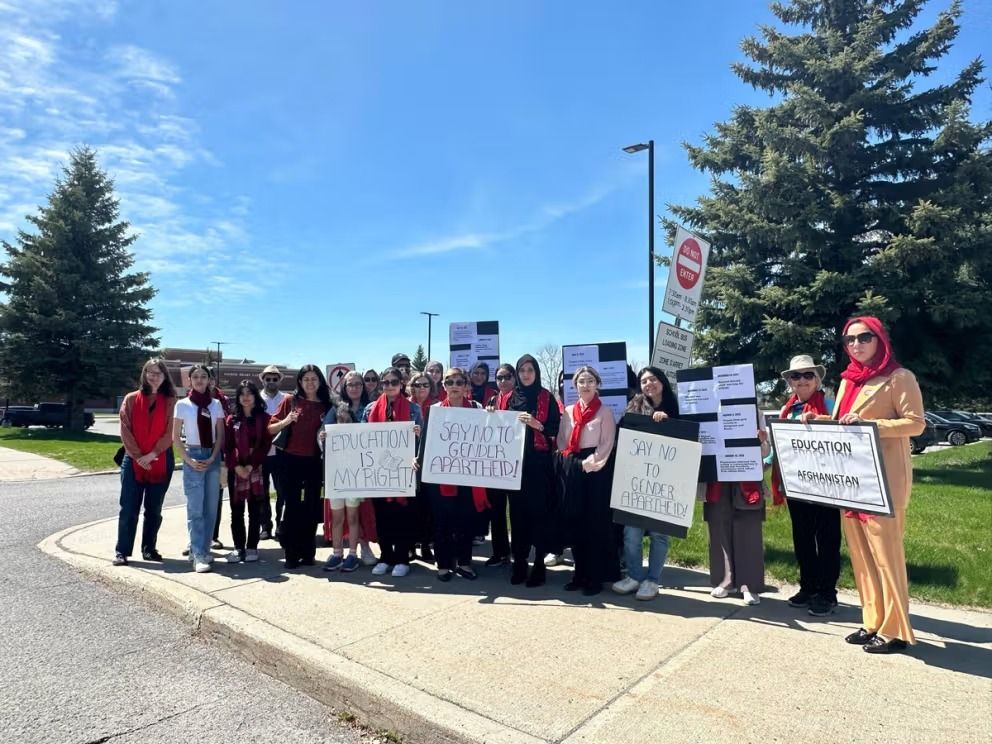 د افغانستان د ښځو په ملاتړ کاناډایي او افغان فعالانو لاریون وکړ