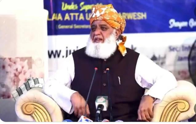 فضل رحمان: پولیس او بیروکراسي د ټپوسانو په څېر پر افغان کډوالو بریدونه کوي