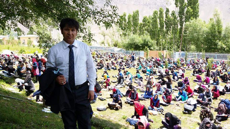 سخی‌داد سنگین، استاد دانشگاه بدخشان از ۱۵ روز به این‌سو در بازداشت طالبان به سر می‌برد