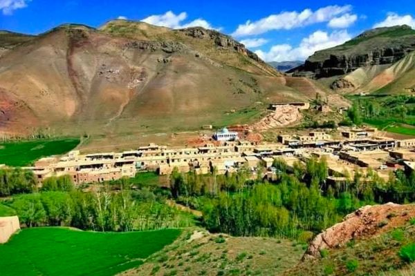 باشندگان ولسوالی سنگتخت دایکندی: «طالبان برای ساخت سرک از مردم پول میگیرد»