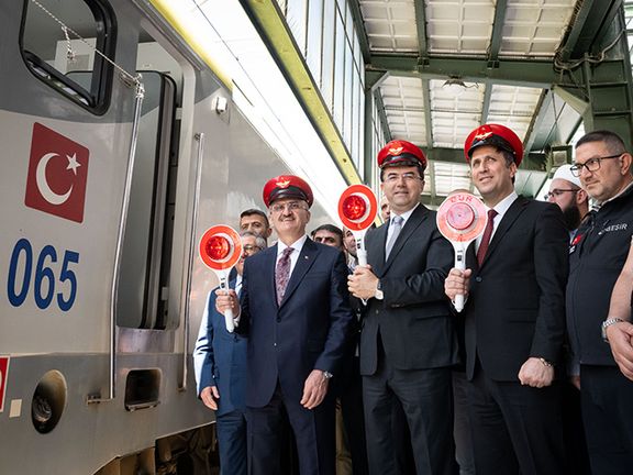 له سېلاب ځپلو سره مرسته؛ د تركيې شلم د «مهربانۍ اورګاډی» افغانستان ته روان شو