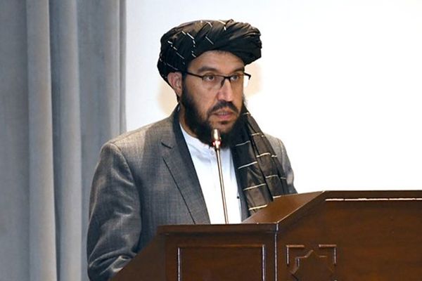 په اسلاماباد کې طالب سفیر: پاکستان له افغان کډوالو سره ظلم کوي