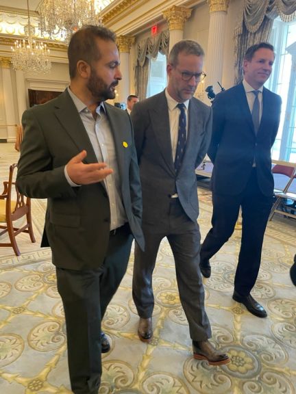 دیدار برادر محمودشاه حبیبی با مقامهای امریکا