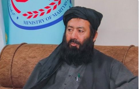 طالب چارواکو په بادغیس کې د ځانمرګو بریدګرو پر کورنیو پیسې ووېشلي