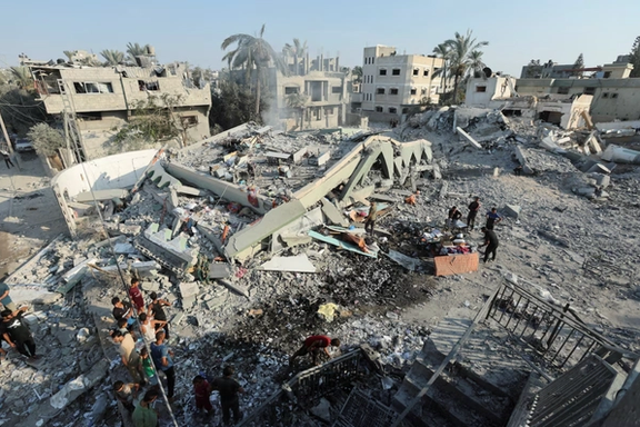 د غزې اوسېدونکي: اسراييلي ځواکونو په سوېل کې پرمختګ کړی او لا ډېر خلک یې بې ځایه کړي