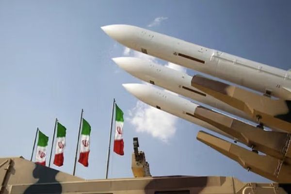 امریکا ته د اسراییل خبرداری: ایران به د توغندیو له پروګرام څخه لاس وانخلي