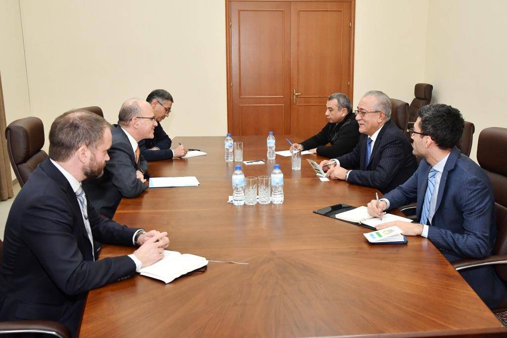 امریکا و اوزبیکستان در مورد دستیابی به آشتی ملی در افغانستان گفتگو کردند