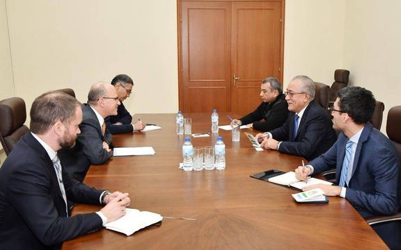 امریکا و اوزبیکستان در مورد دستیابی به آشتی ملی در افغانستان گفتگو کردند