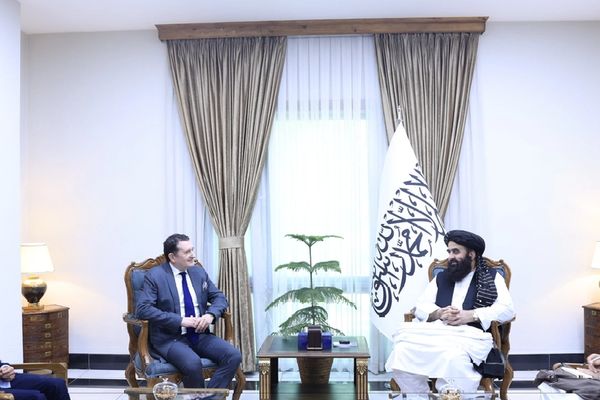 د ناروې ځانګړی استازی له امیرخان متقي سره پر دوه اړخیزو مسایلو غږېدلی