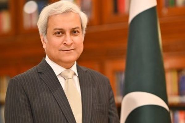 پاکستان: له افغانستان سره د سوداګرۍ د بندېدو بهیر د غځېدو پر دريځ لا هم ولاړ یو