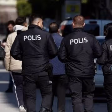 د ترکیې په دوو ښارونو کې ۷ افغان پناه غوښتونکي نیول شوي