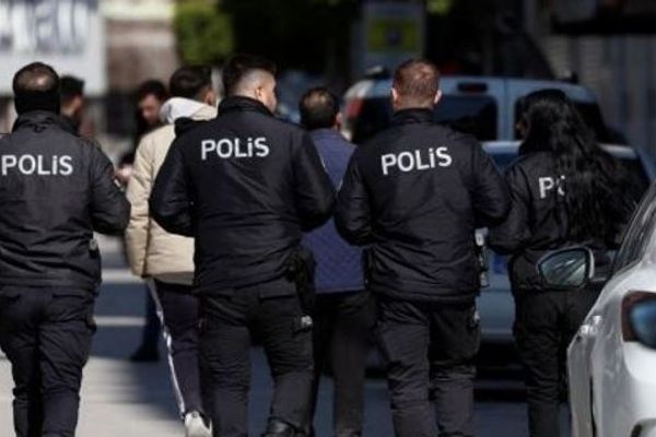 د ترکیې په دوو ښارونو کې ۷ افغان پناه غوښتونکي نیول شوي