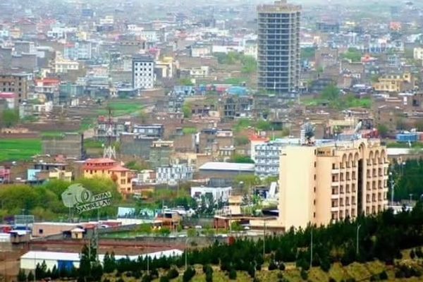 د هرات یو کارګر: زوی مې ناروغ دی، زه رخصت نهلرم او مېرمن مې له کوره د وتلو وېره لري