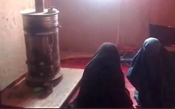 منابع:طالبان دو نفر از بستگان والی سرپل را به اتهام تجاوز به یک زن و دو دختر بازداشت کردند