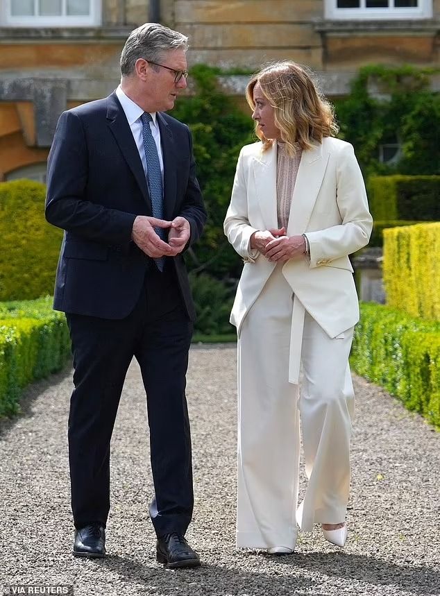 سفر استارمر به رم؛ بریتانیا به‌دنبال یادگیری از ایتالیا برای مهار مهاجران غیرقانونی است 