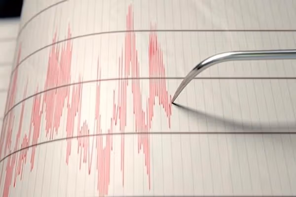 زمینلرزهای به بزرگی ۵.۸ بخشهایی از افغانستان، هند و پاکستان را لرزاند