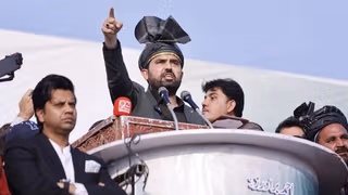 د خیبر امن جرګه کې سهیل اپریدي د پوځ او مرکزي حکومت پر تګلارو سختې نیوکې وکړې