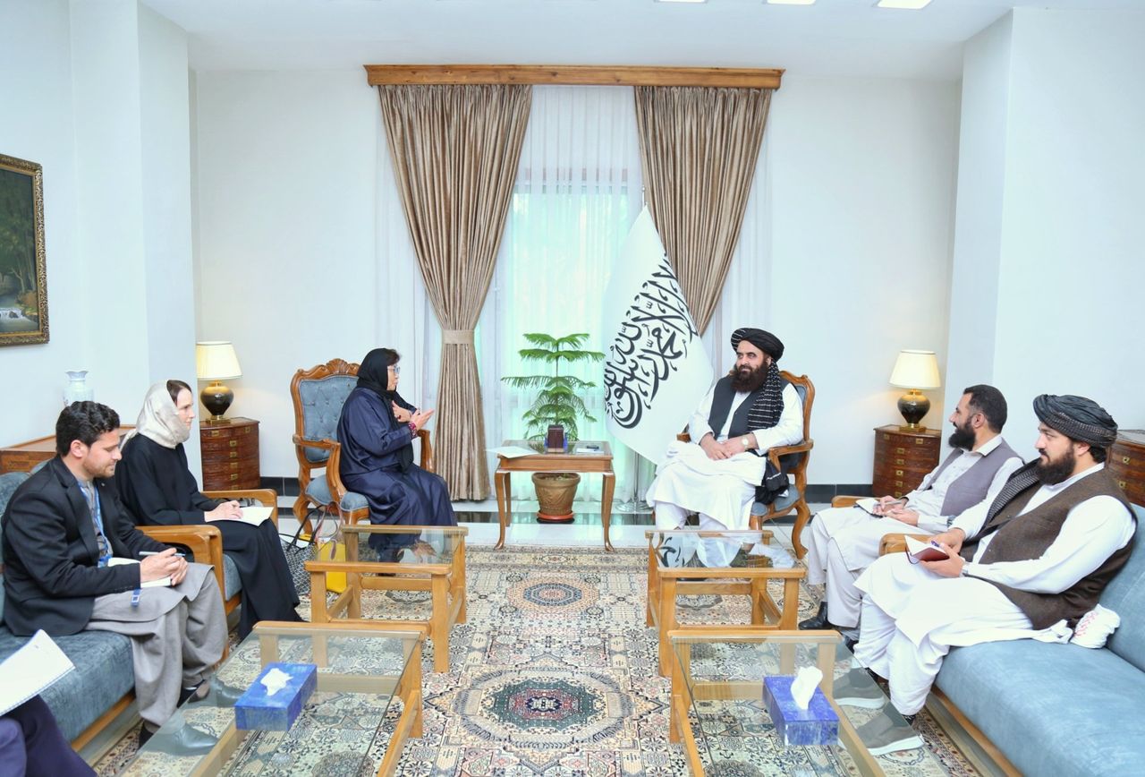 د یوناما مشرې روزا اوتنبایوا په کابل کې له امیرخان متقي سره لیدلي دي 