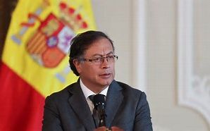 رئیسجمهور کلمبیا به گروههای مسلح غیرقانونی آتشبس چندجانبه پیشنهاد کرد