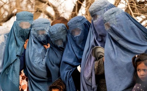 د بودجې له کموالي به ۶.۳ میلیونه افغانان له روغتیايي خدمتونو بې برخې شي