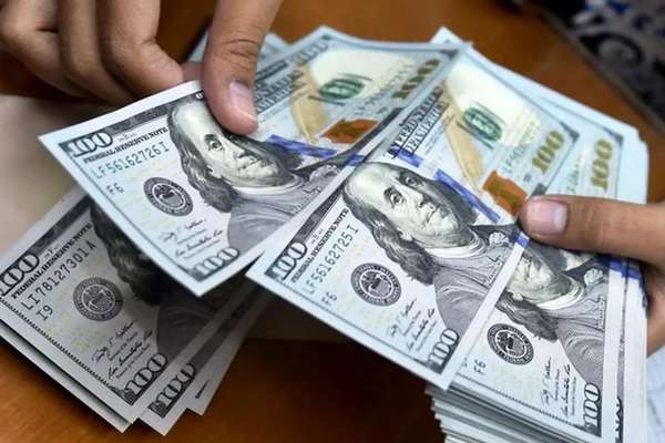 سیگار: بدون کمکهای نقدی، اقتصاد زیر سلطه طالبان فرو میپاشد